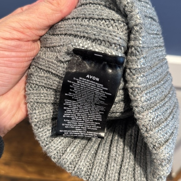 Lipsy London cable knit hat in silver and gray with faux fur pom Pom. - Picture 8 of 8